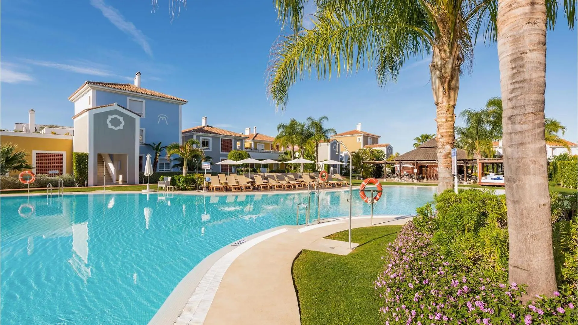 3 Bedroom Beautiful Apartment In Estepona
