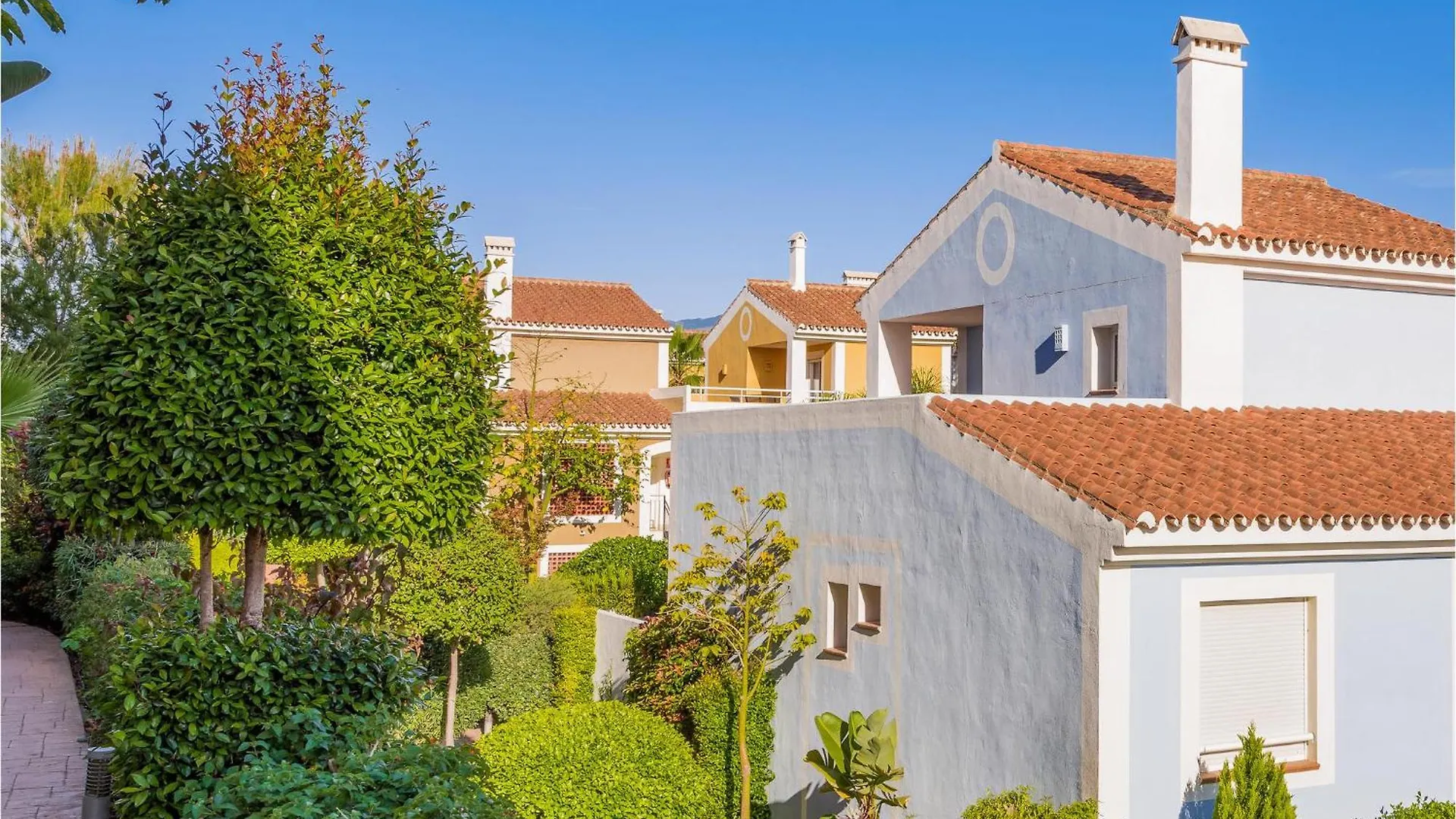 3 Bedroom Beautiful Apartment In Estepona