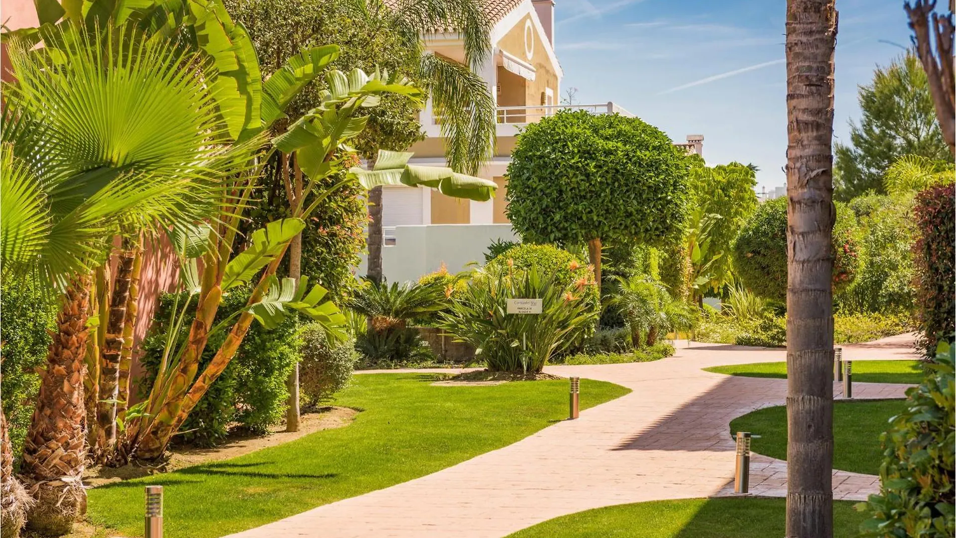 3 Bedroom Beautiful Apartment In Estepona Spain